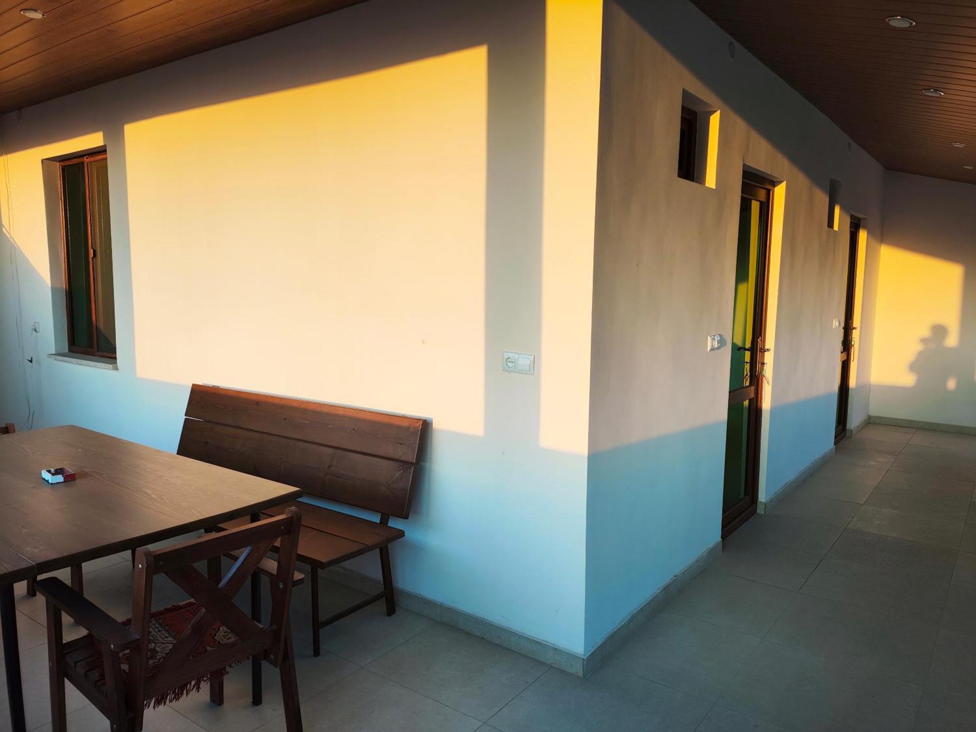 Apex Rest House Of 10 Rooms And Pool 예레반 외부 사진