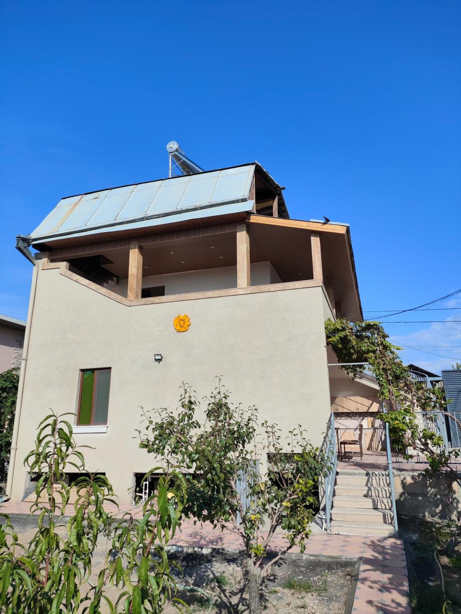 Apex Rest House Of 10 Rooms And Pool 예레반 객실 사진