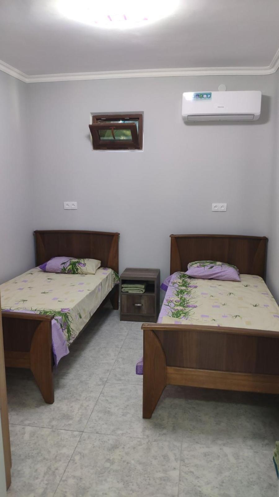 Apex Rest House Of 10 Rooms And Pool 예레반 외부 사진